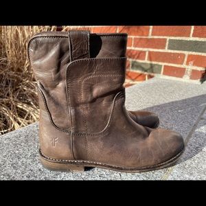 Frye boots size 6